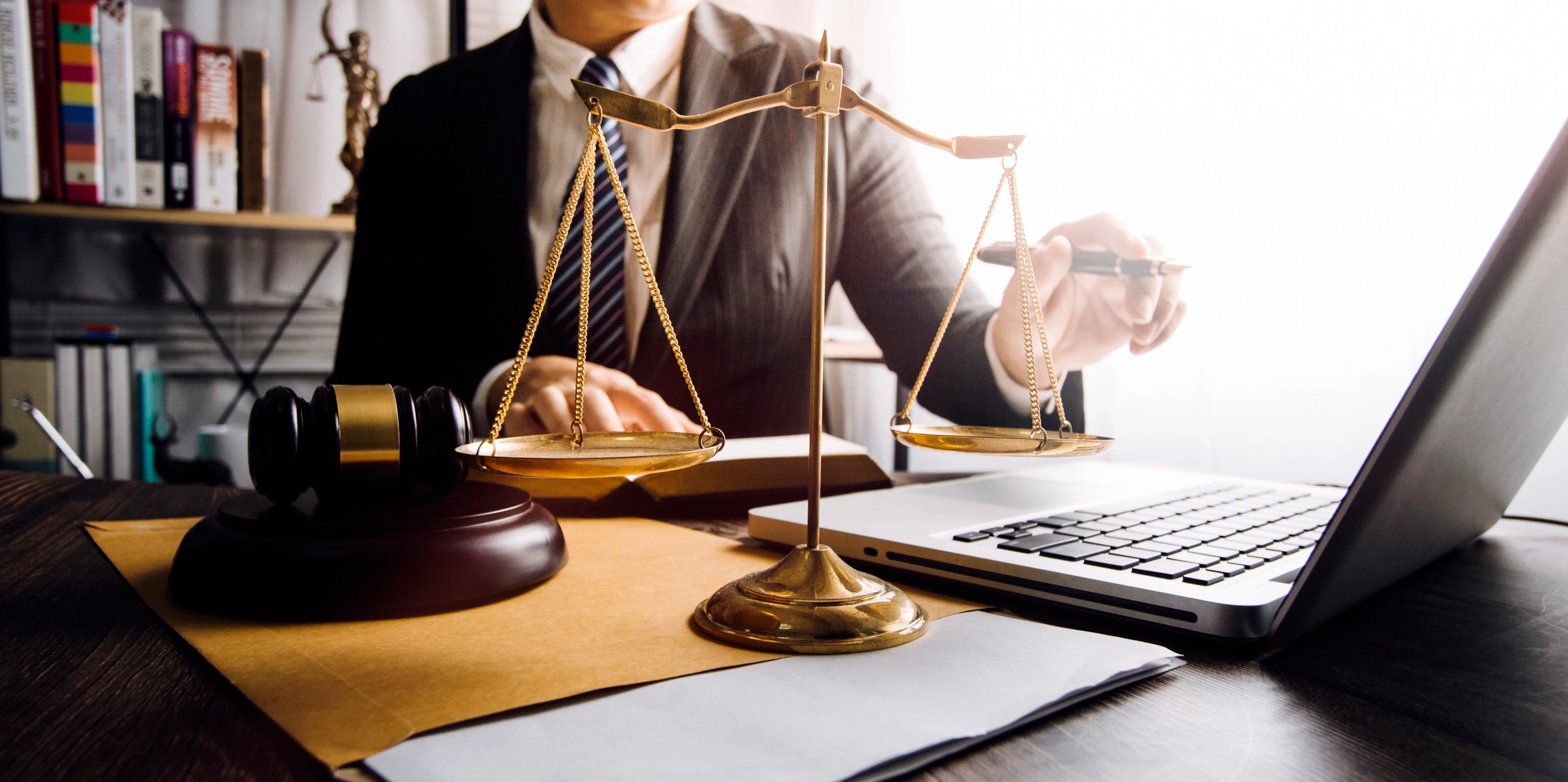 defense-lawyer-working